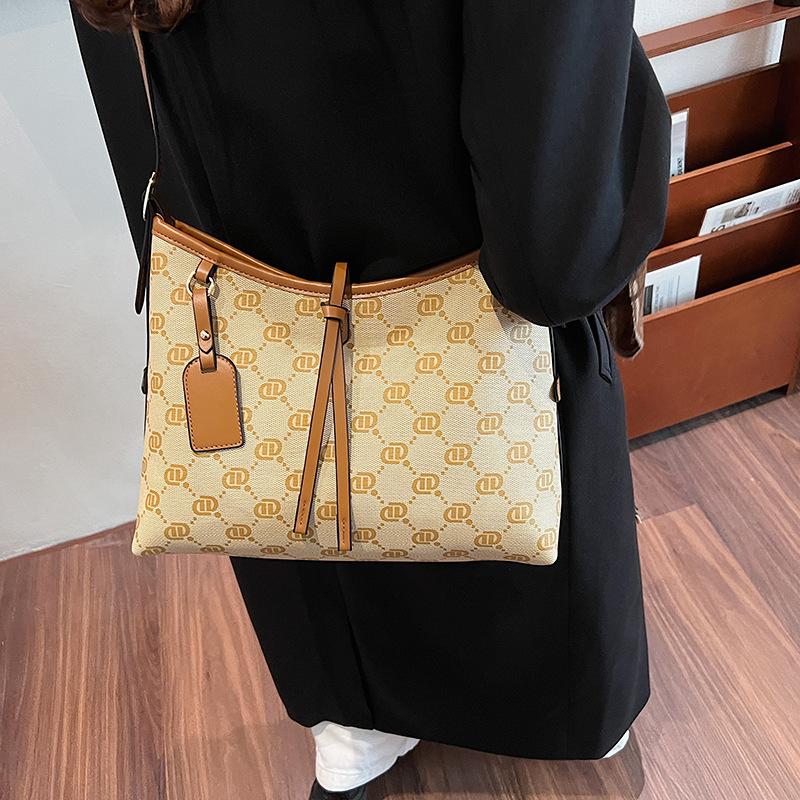 Women's bag 2025 new winter retro printing large-capacity shoulder bag versatile casual bag messenger women's bag