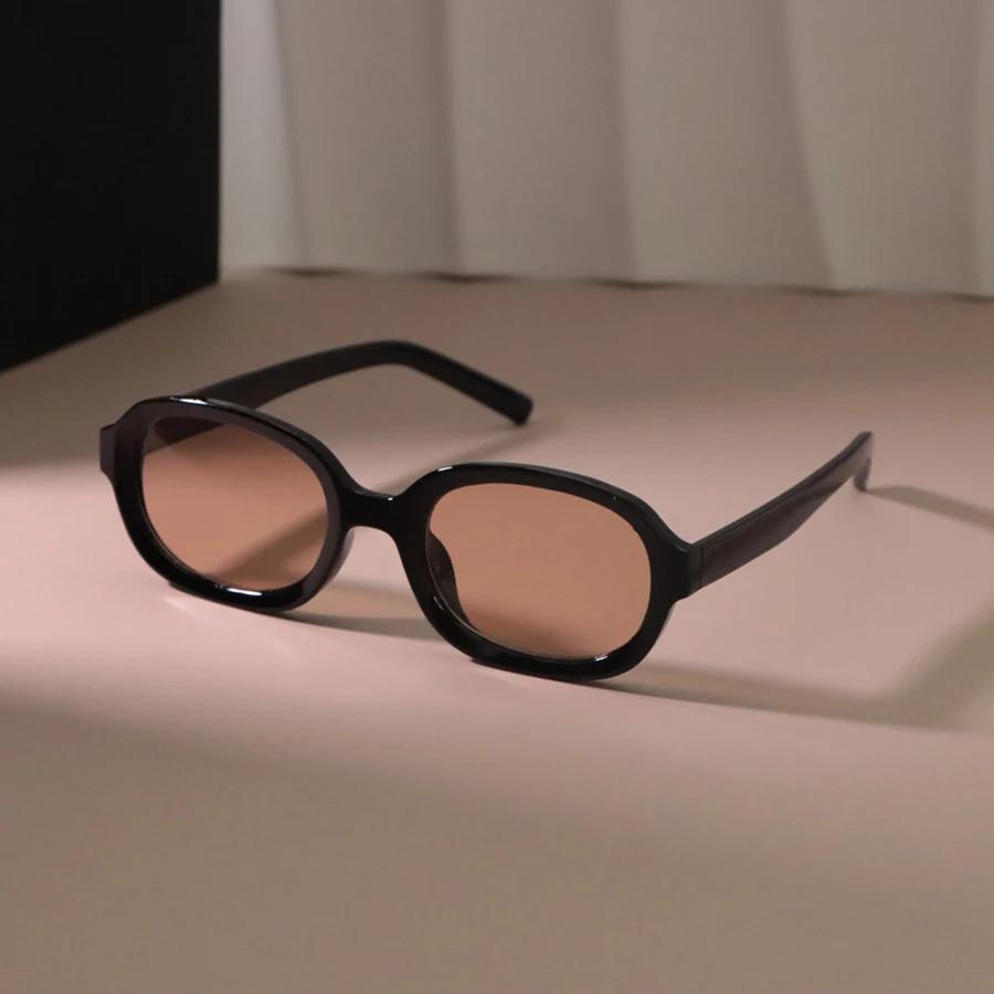 Retro Square Sunglasses Women Fashion Plastic Frame Vintage Sun Glasses Men Stylish Oversized Eyewear