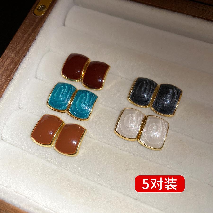 Silver needle dripping oil square earrings Maillard retro simple fashion temperament earrings light luxury high-end earrings