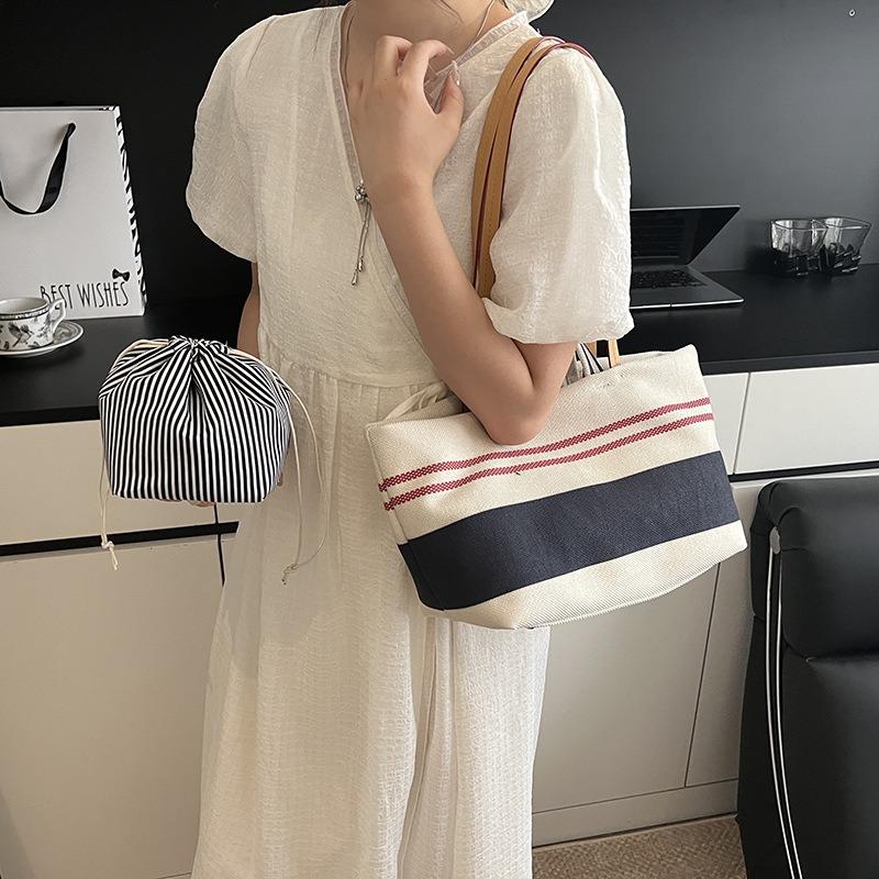 New Personalized Striped Women's Bag, Fashionable and Simple Large-capacity Shoulder Portable Tote Bag
