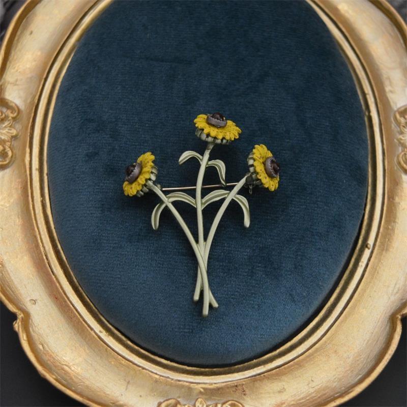 

Sunflower Brooch For Women Painted Hot Jewelry Scarf Pins Clip Badge Trendy Fashion Winter Flower Jewelry