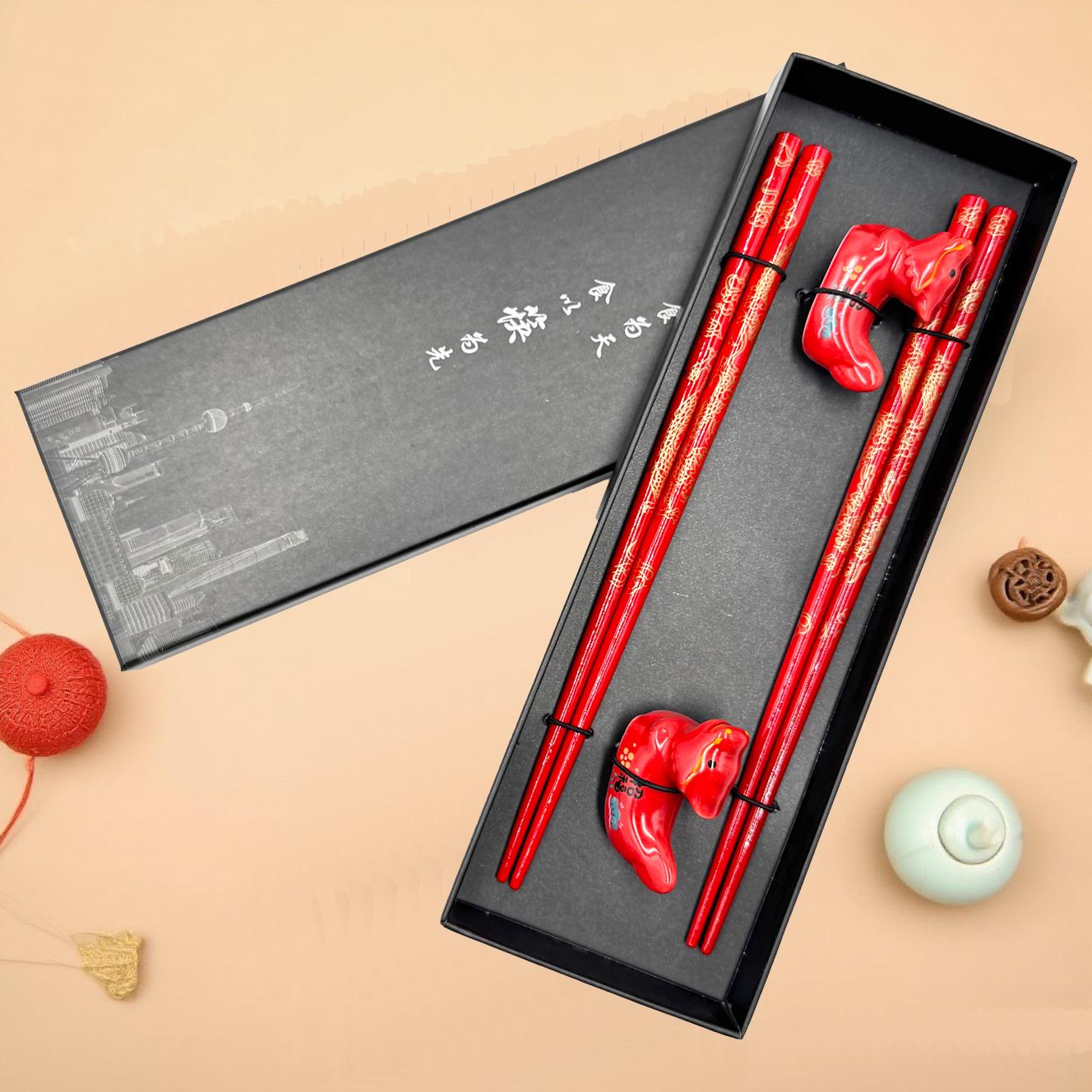 Chinesischer Stil Holz Essstäbchen Geschenkset - 2 Paare für Reise Souvenir oder Geschäftsgeschenk