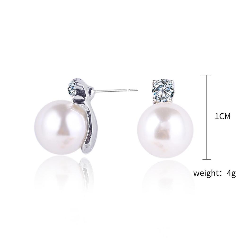 Elegant Baroque Pearl Earrings: Vintage, Fashionable, and Simple Design for Women