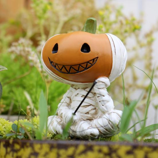 Fishing Pumpkin Man Figurine Resin Pumpkin Head Bandage Man Sculpture Angler Pumpkin Man Statue for Halloween Decor Fish Tank