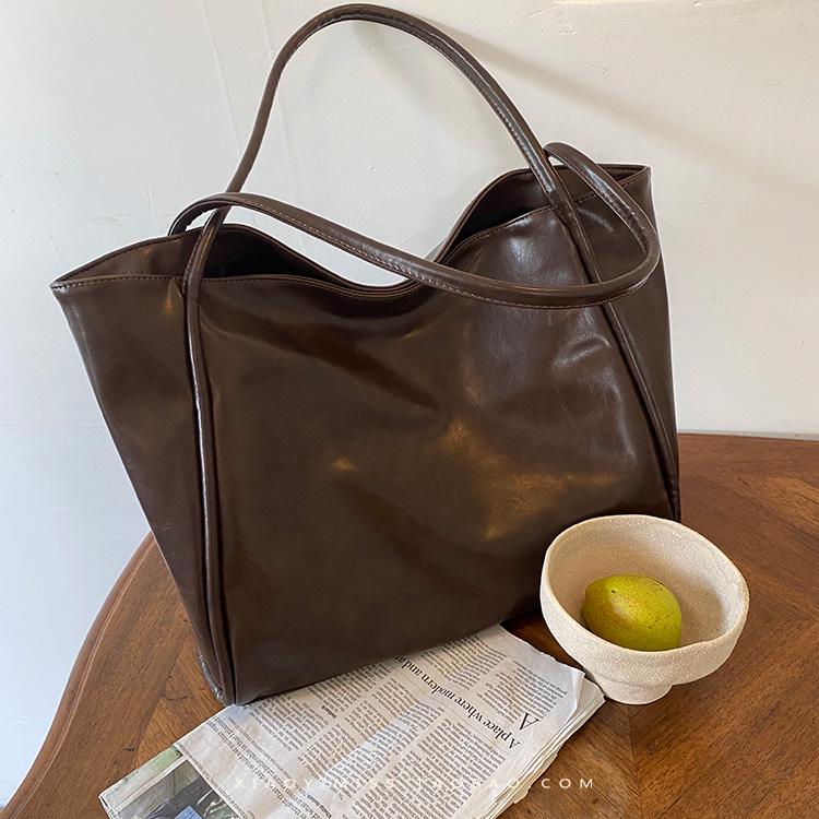 Korean Autumn Handbag: New Style, Large Capacity, Versatile Tote Bag with Niche Design, Single Shoulder, Casual Underarm Carry