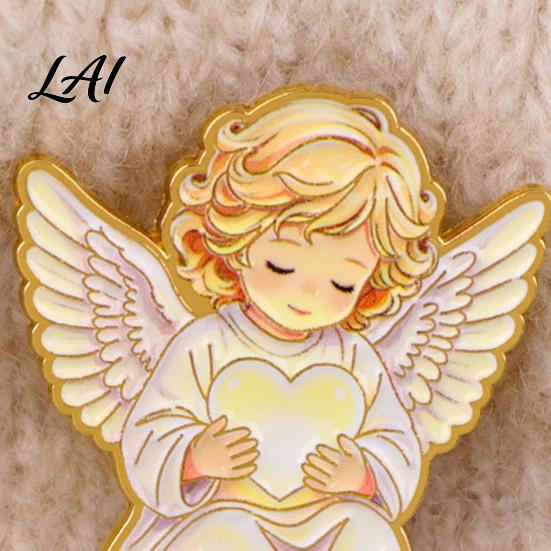 Fashionable Clothing Ornaments Little Angel Brooch Pin for Women Cute Guardian Holding Heart Lapel Durable Zinc Alloy with Wings Accessory