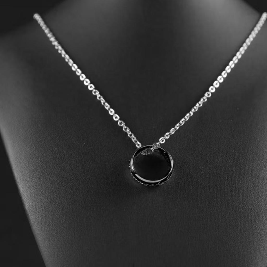 Grawerowana Pozłacana Stal Nierdzewna Naszyjnik z Zawieszką w Kształcie Pierścienia Jeden szt. Naszyjnik z Pierścieniem dla Mężczyzn Kobiet Dziewcząt Nastolatków