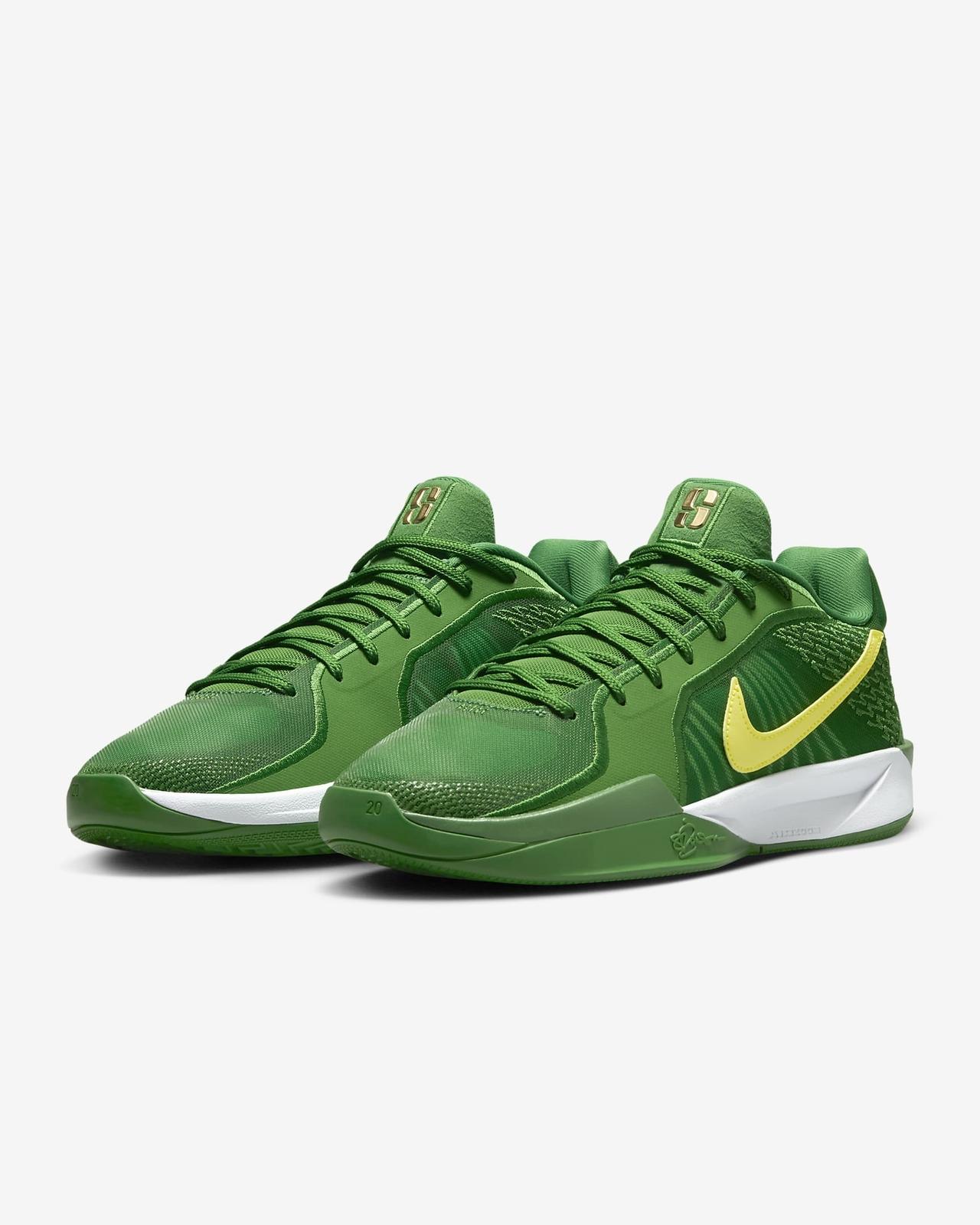 HQ4345-300 Nike Women s Sabrina 2 Oregon (Women s) 7W