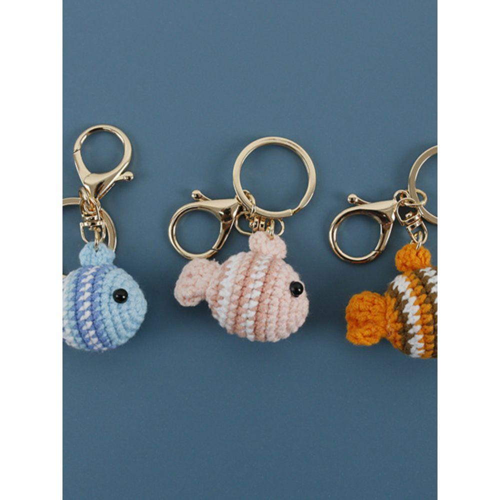 

книгаз [bookaz] Вязаный брелок в виде тропической рыбки pink