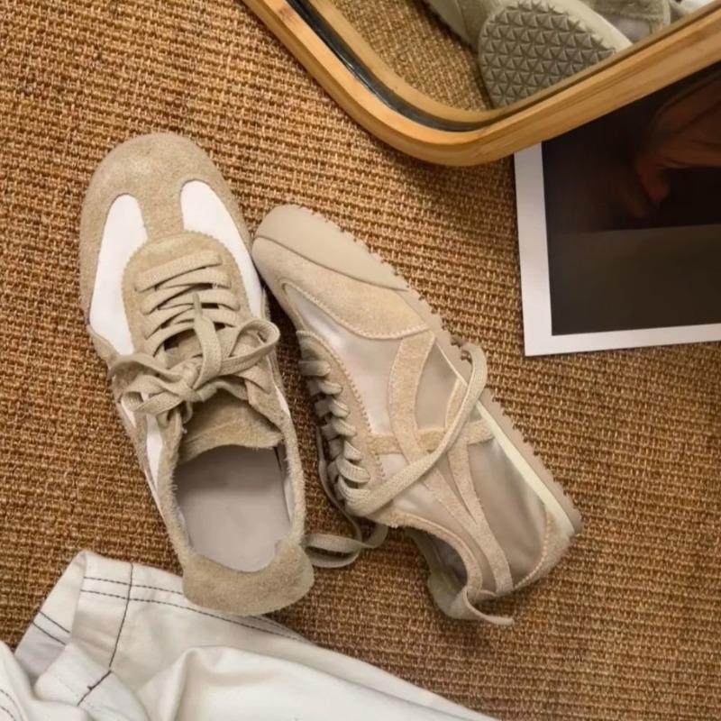 New Soft Leather Retro Versatile Flat Casual Sports Shoes for Women