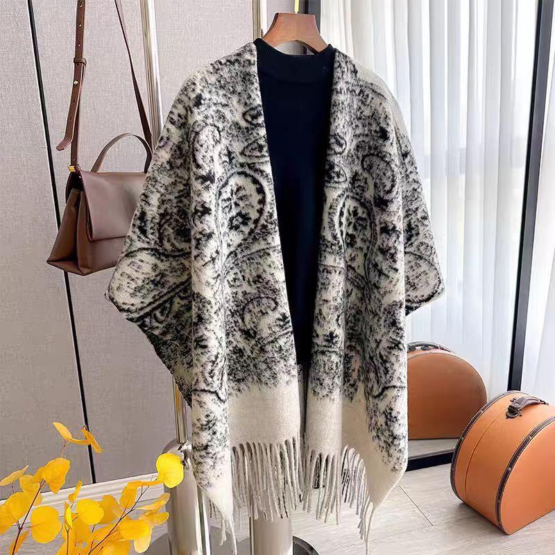 High-End Ink Painting Women's Autumn Winter Shawl Cloak - Warm Travel Cape Outerwear