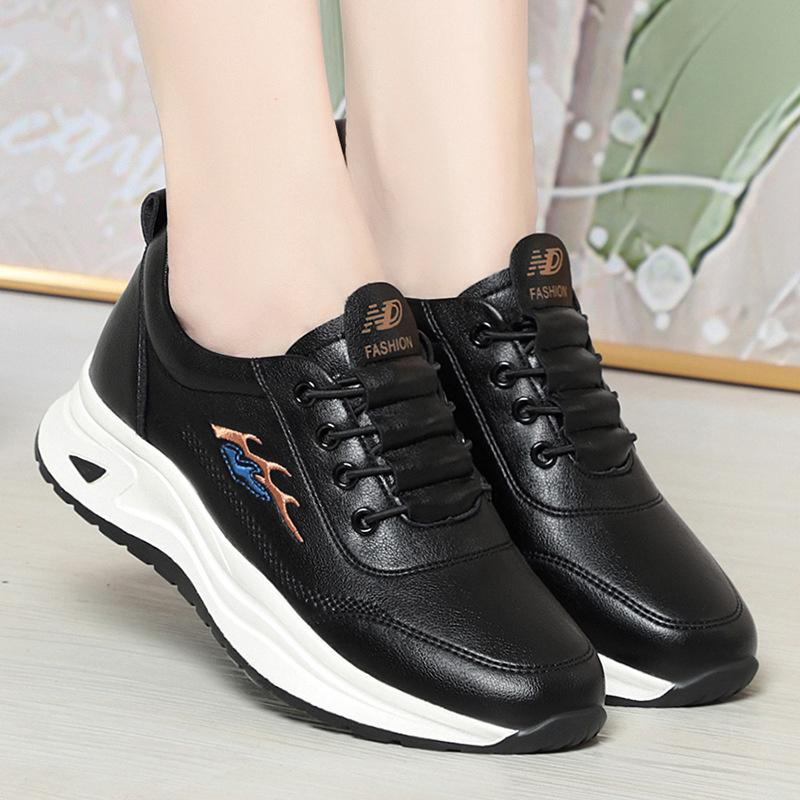 White Breathable Women's Sports Shoes Outdoor Walking Flats  Spring Anti-slip Soft Leather Soft Bottom Casual Sneaker
