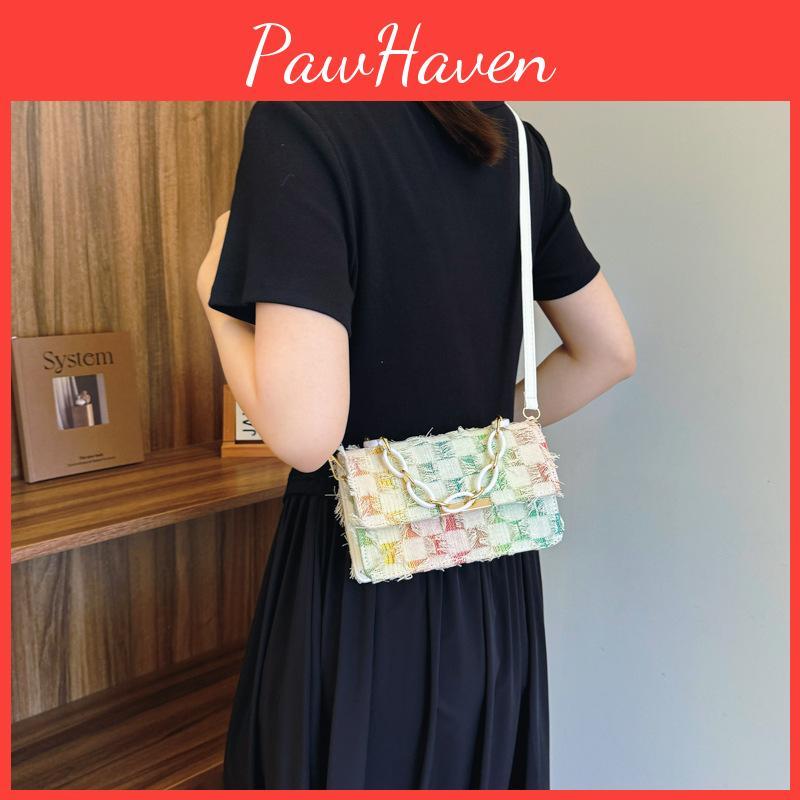 Fashionable Medium-sized Canvas Handbag With Unique Stitching And Tassel Features