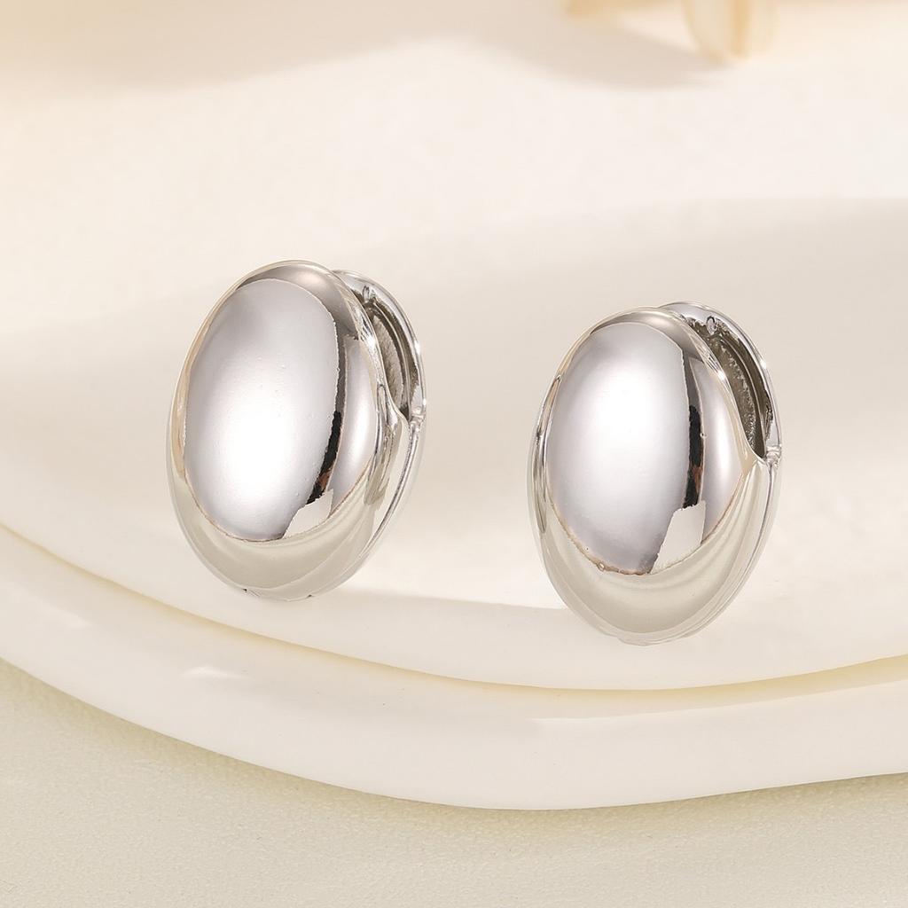 Simple Glossy Oval Water Drop Ear Buckle Feminine Temperament Geometric Earrings Feminine Cold Wind Advanced Sense Light Luxury Earrings