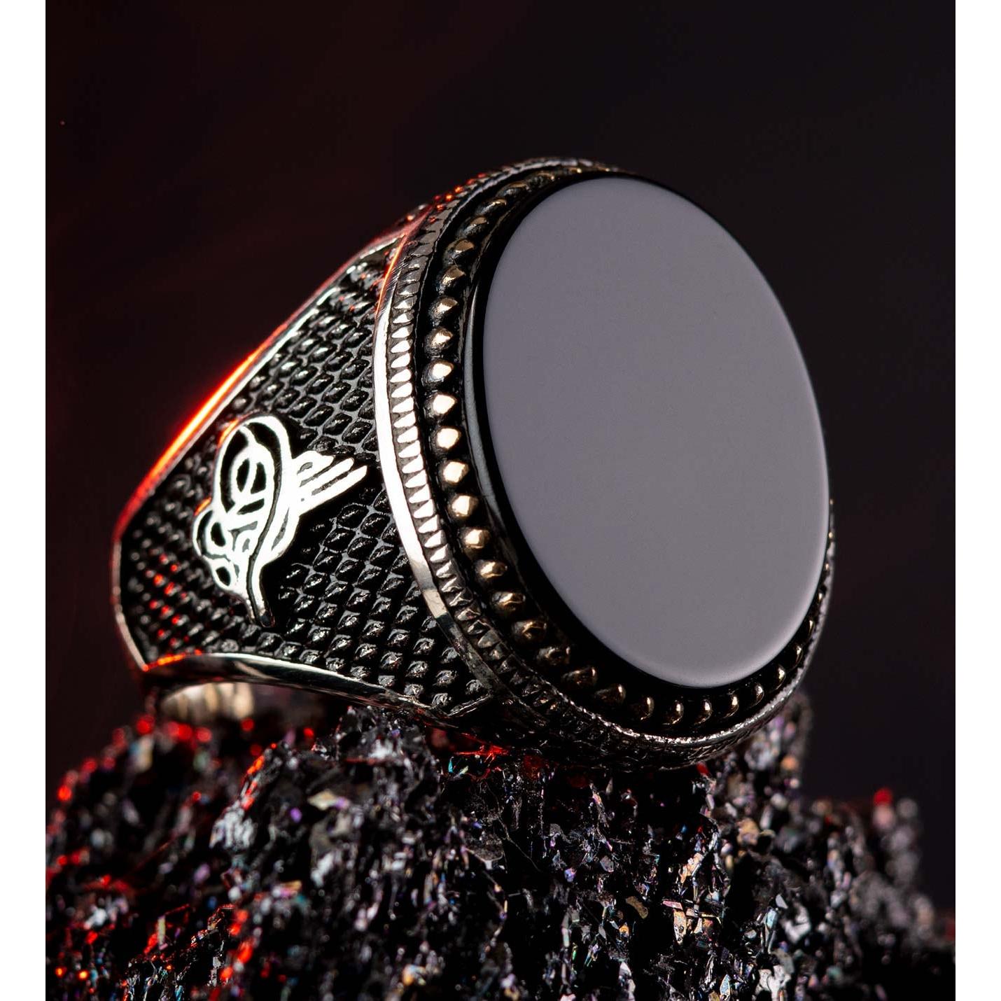 

Овальное мужское кольцо из стерлингового серебра с черным ониксом из тугры