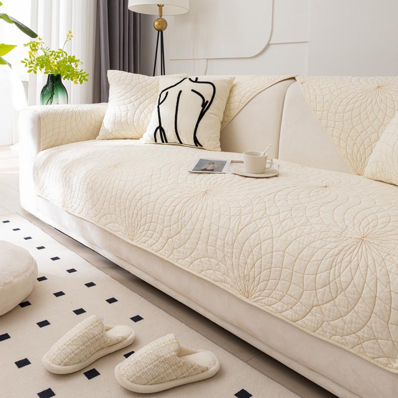 Cotton Quilted Non-Slip Leaf Sofa Cushion for All Seasons