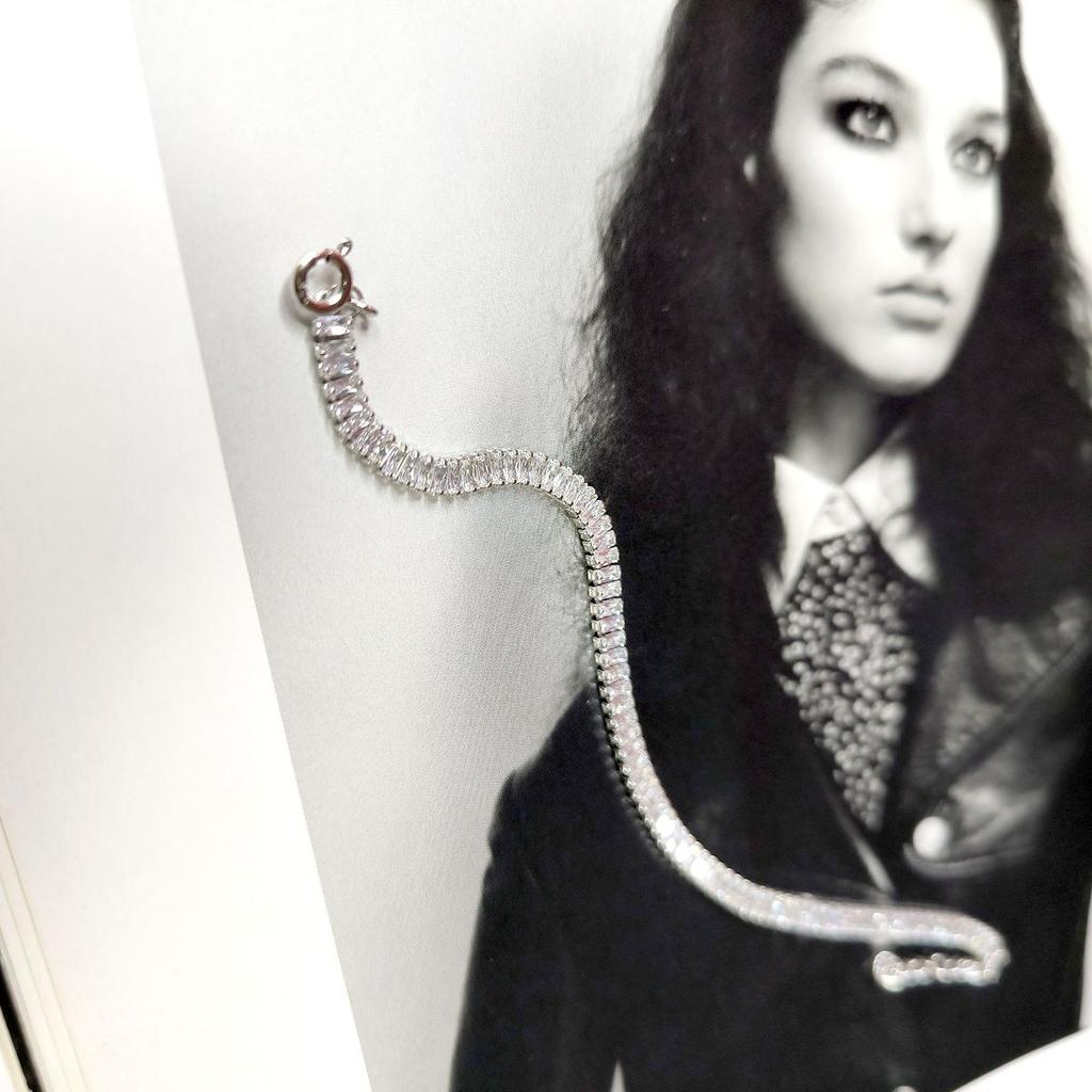 Серебряный браслет с фианитами, вес изделия 4,78 гр (2175032)