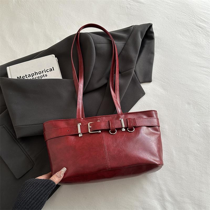 Small-scale Design Casual Trendy Underarm Bag for Commuting with Unique and Lightweight Single Shoulder Bag Style