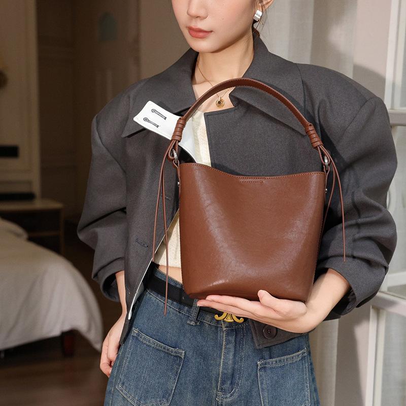Bucket Bag, Genuine Leather, Versatile, Commuter Style, Single-shoulder Crossbody Small Bag