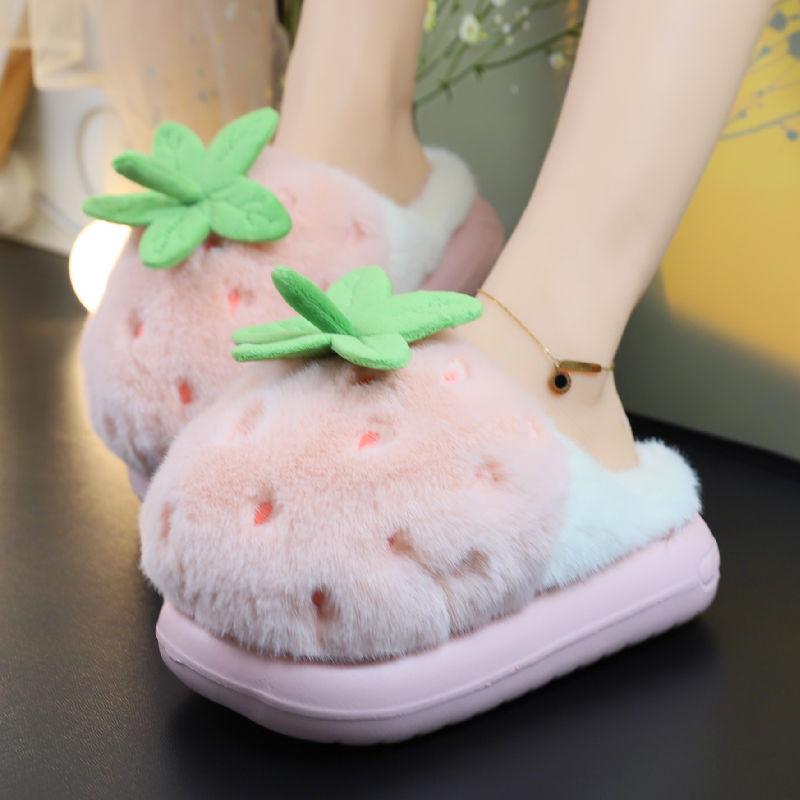 Fashion New Fluff Strawberry Themed Home Cotton Slippers Women Winter Cloud Snug Indoor Shoes Ladies Creative Fruit Furry Slides Slipper