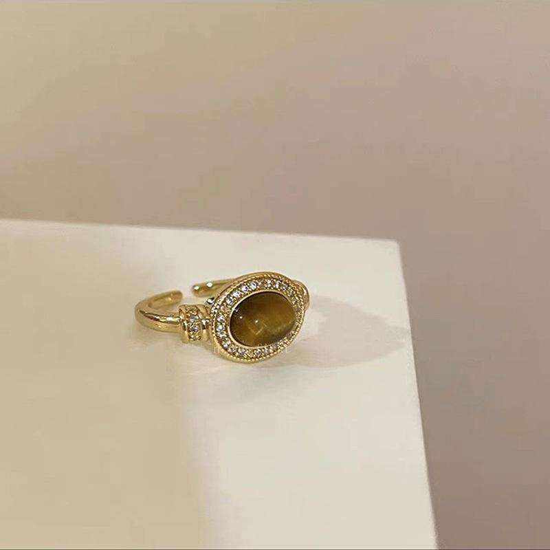 

Adjustable Elegant Copper Ring With Beautiful Tiger Eye For Modern Women