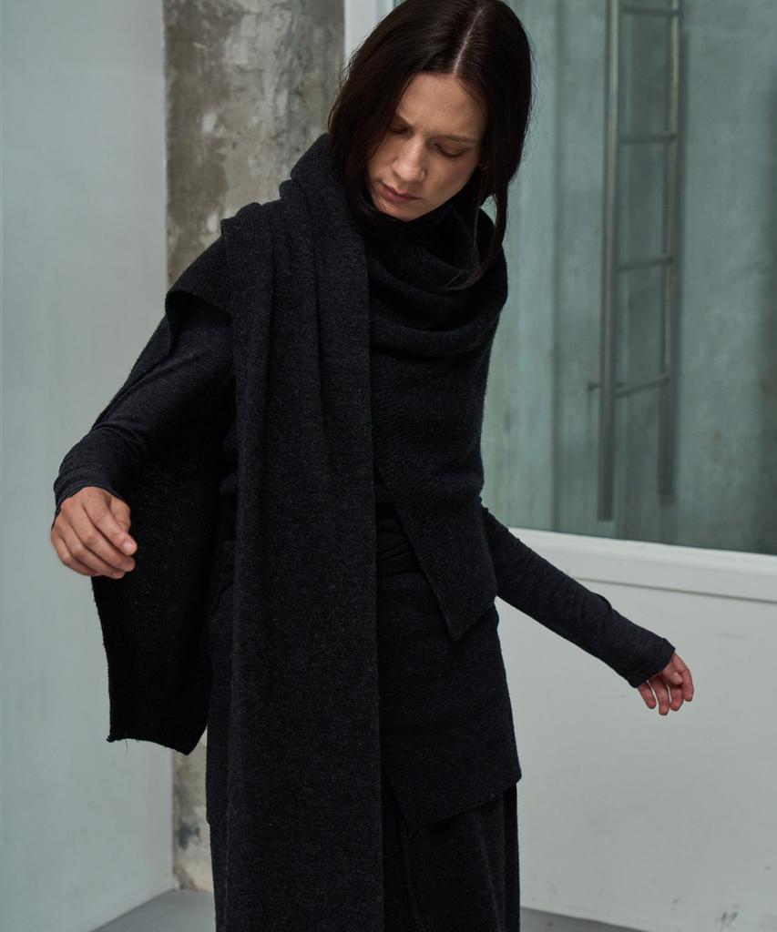 GRIDAJ Wool Blend Vest-Type Scarf
