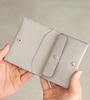Kompakte Bifold-Geldbörse/Kartenetui für Damen und Herren, hergestellt in Japan von der Marke SOPO, SO73 (Aschgrau)