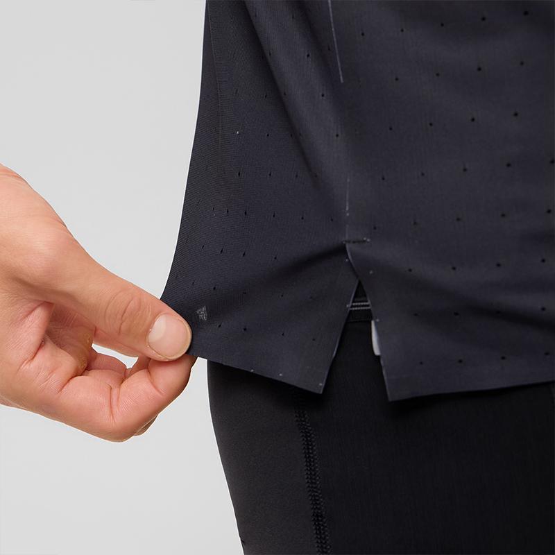 SAUCONY Spliced Logo Cartoon Anime Sports Running Breathable Soft Lightweight Round Neck Sleeveless Vest Men Vests White SC2220090-1