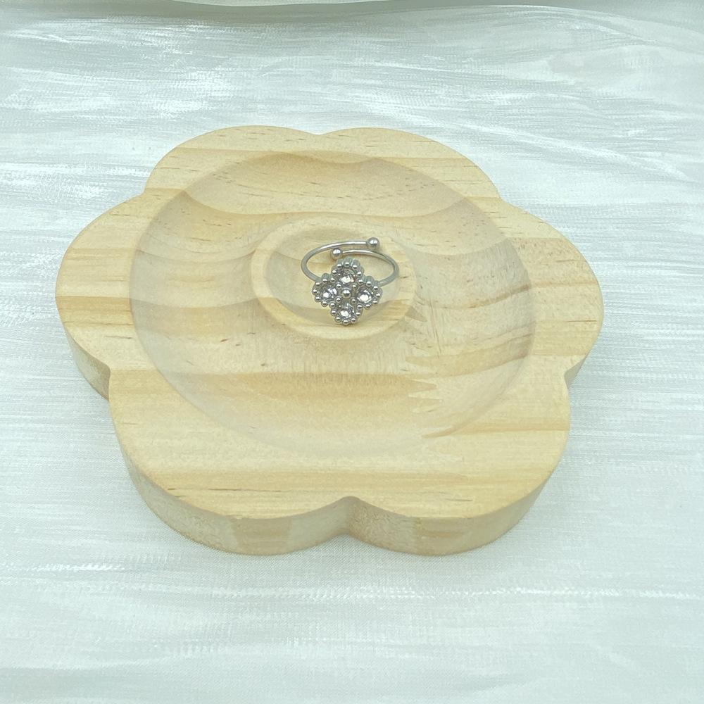 9-13mm Modischer und Funkelnder Vierblättriger Klee Ring Titanstahl Süßer Offener Verstellbarer Ring für Damen