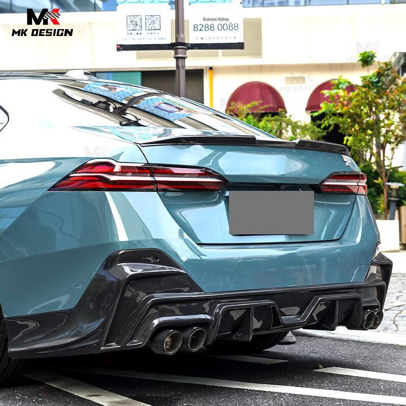 Dry Carbon Fiber Rear Diffuser for 2024-2026 BMW 5 Series G60/G68