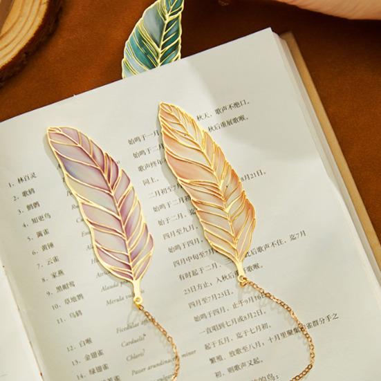Artistic Feather Metal Bookmark with Tassel Vintage Elegant Page Marker Durable Rust-Resistant Fantasy Gift for Book Lovers Writers & Students
