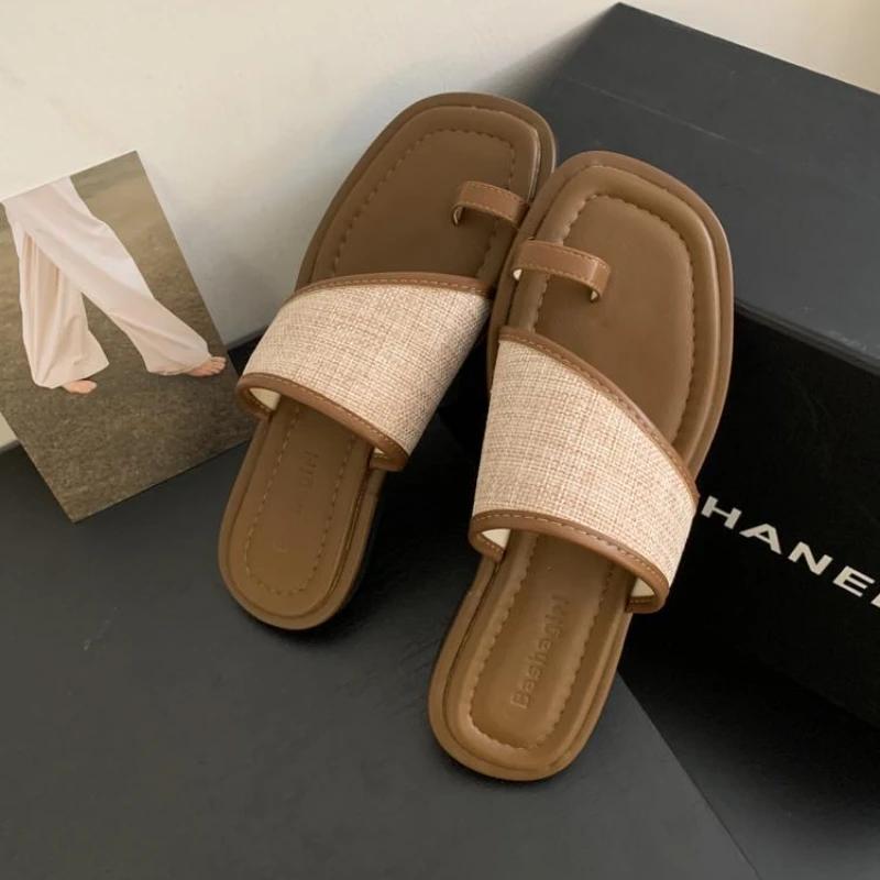 

Летние уличные современные тапочки на плоской подошве с однотонной обувью женские 2024 высококачественные неглубокие лаконичные женские тапочки Chinelos