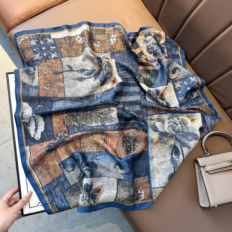 Spring clothing with silk scarves Double-sided herringbone velvet silk scarves Simple retro square scarves Travel sunscreen scarves