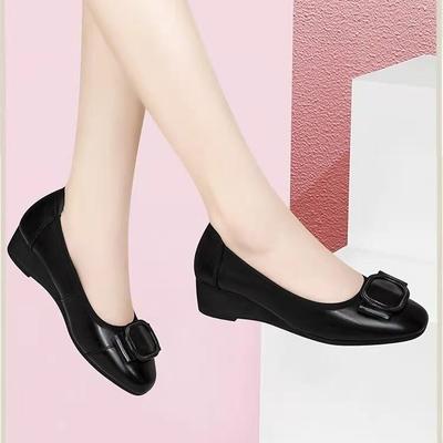 Scarpe singole con zeppa in vera pelle morbida da donna autunno nuove versatili comode basse nere in pelle morbida suola morbida madre scarpe in pelle piccole
