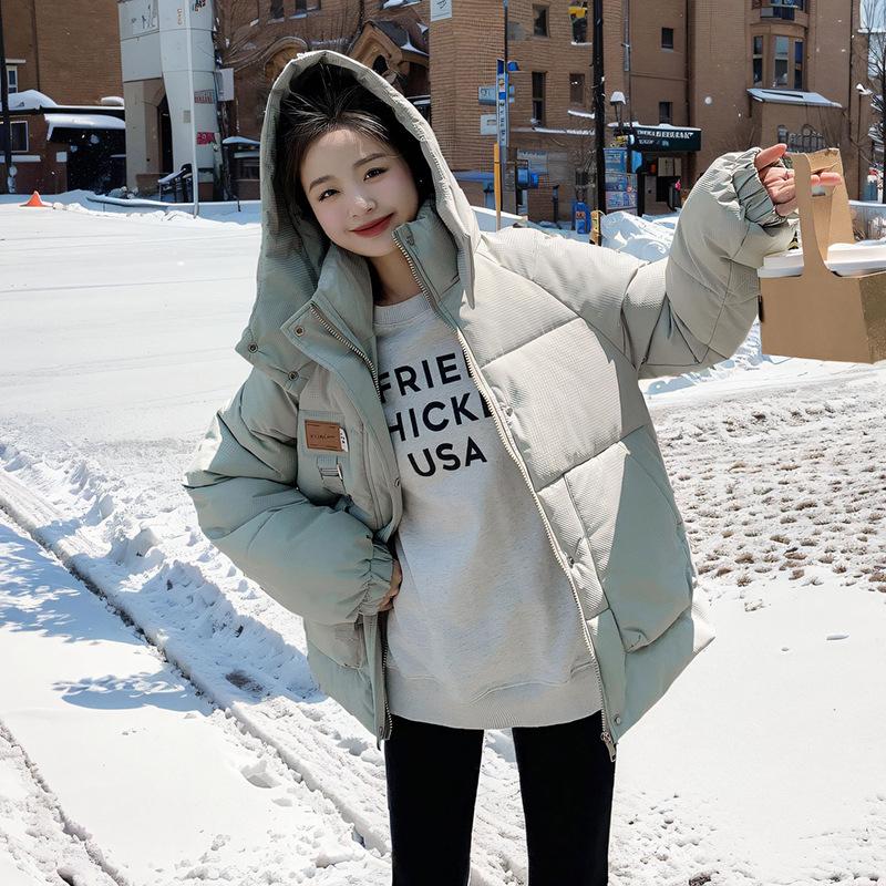 

Пуховики Женские Короткие Свободные Утепленные С Капюшоном Хлопковые Куртки Корейская Версия Куртки-Пончики 2XL зелёный