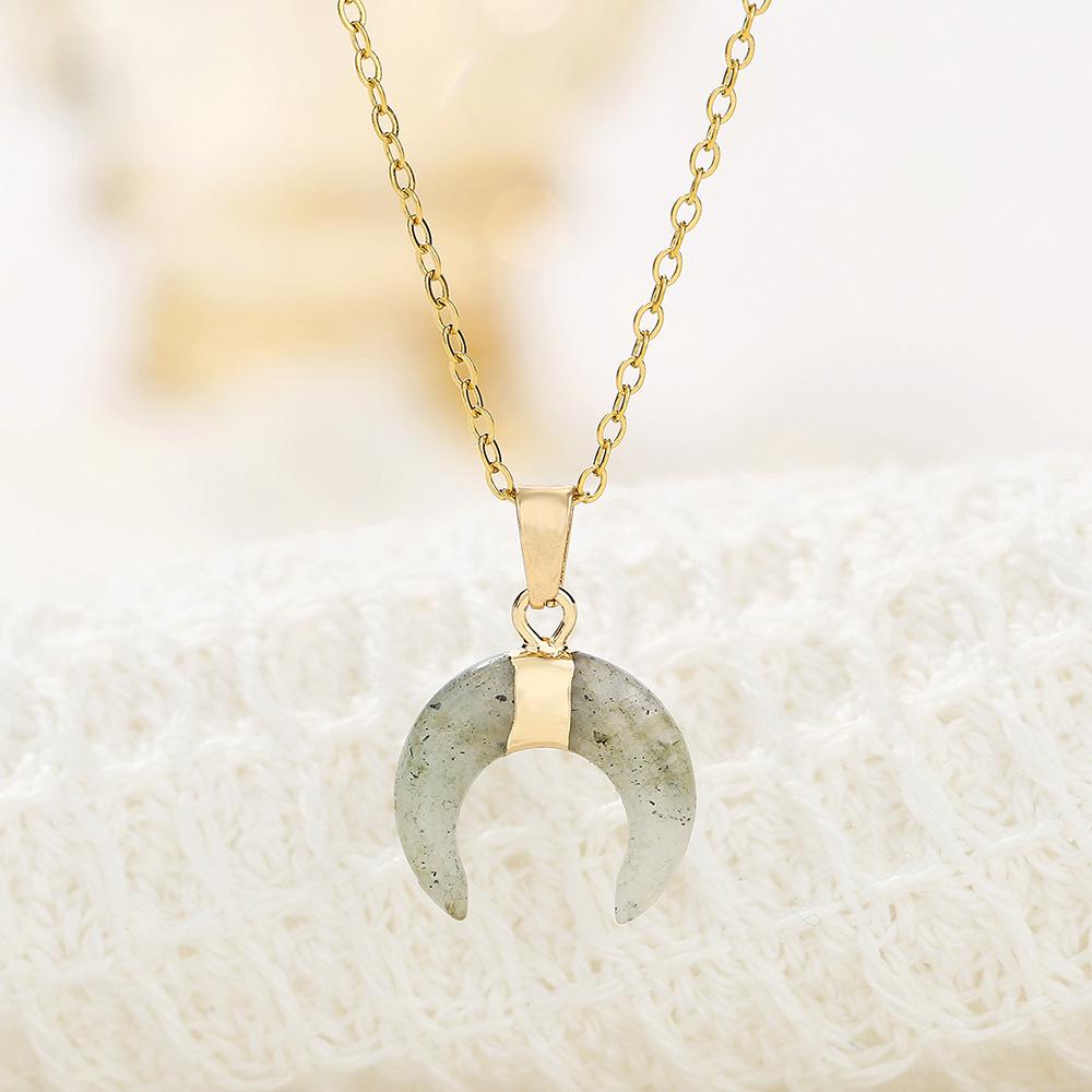 Popular European and American Natural Aventurine Moonstone Necklace - Elegant Pendant Jewelry
