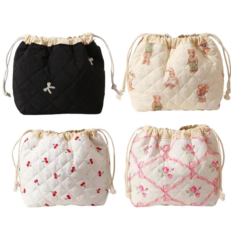 Cute Quilted Cosmetic Bag Large Capacity Portable Travel Drawstring Storage Pouch Makeup Bag Female Travel Clutch Bags
