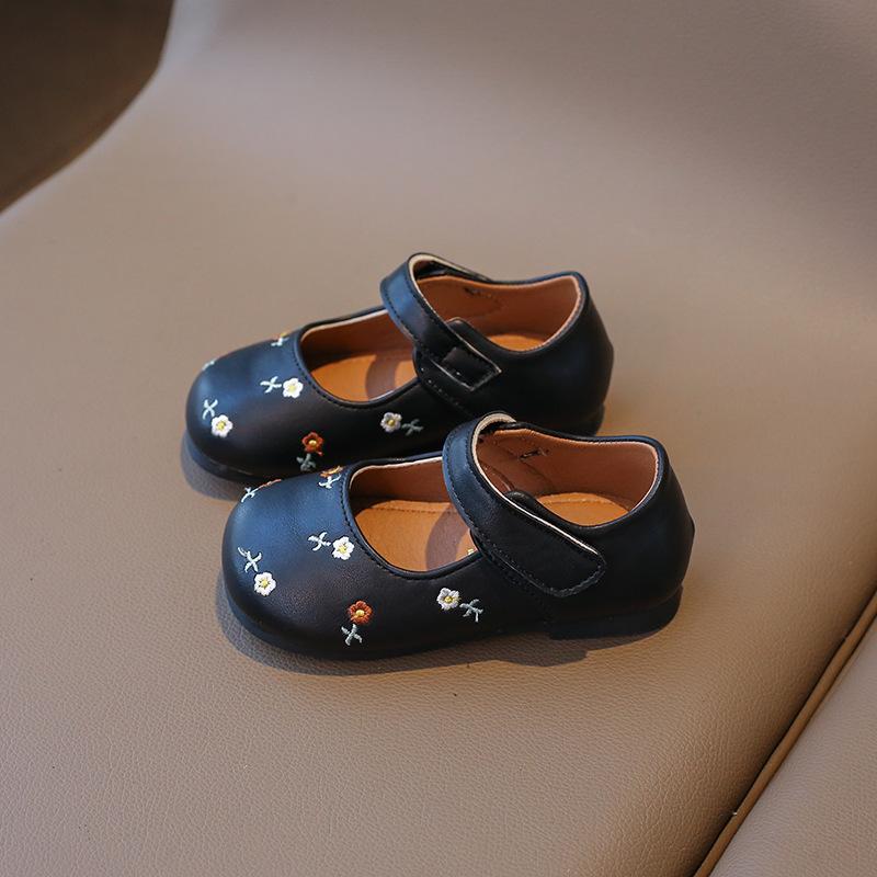 

HoneyCherry Girls Embroidered Floral Shred Lolita Leather Shoes. New Style Soft-soled Princess Shoes for Girls 24