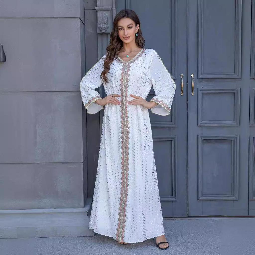 ZD004 Dubai Women's Slim Fit Long Robe: Middle East, Europe & America Style with Lace & Hot Stamping
