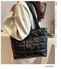 2025 Herbst/Winter Space Cotton Gepolsterte Crossbody-Tasche mit großem Fassungsvermögen - Lässige Umhängetasche im koreanischen Stil für Damen