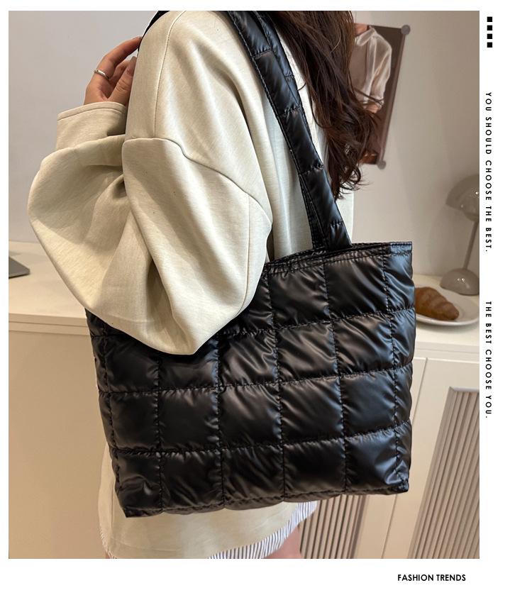 2025 Herbst/Winter Space Cotton Gepolsterte Crossbody-Tasche mit großem Fassungsvermögen - Lässige Umhängetasche im koreanischen Stil für Damen