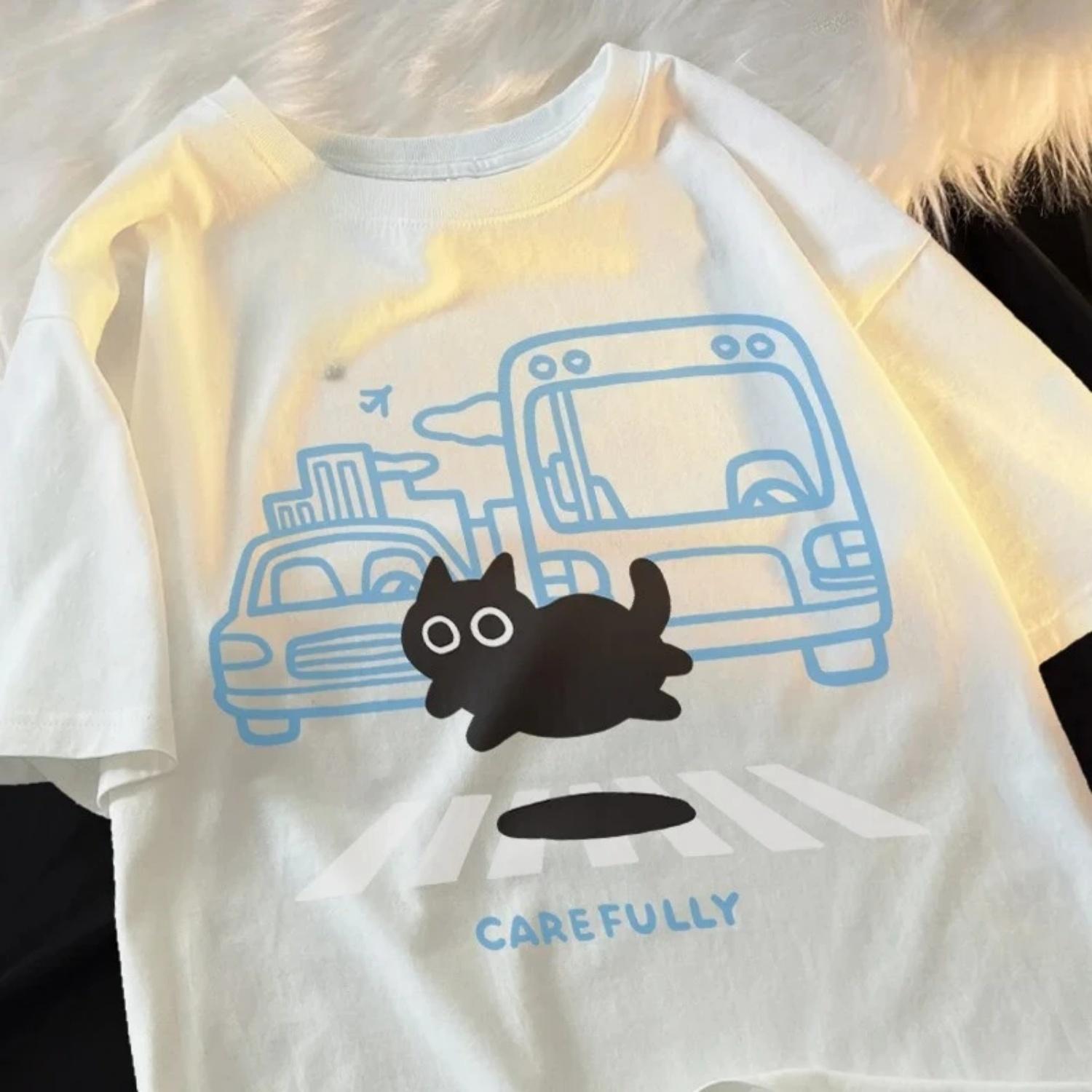

Crossing The Road Cat Cute Cartoon Black Cat Summer Woman Tee Shirt Fitting Soft Leisure Breathable Pleasure Comfort Tops XXXXXL білий