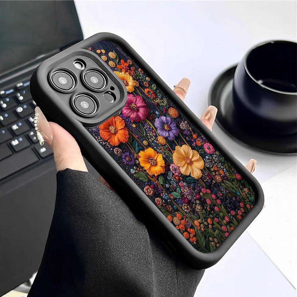 Black Grooved Flower Case for iPhone 14–17 Pro Max