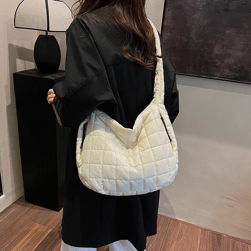 Bag Women's 2025 Spring New Niche Design Folded Large Bag Casual Personality Lightweight Large Capacity Tote Bag