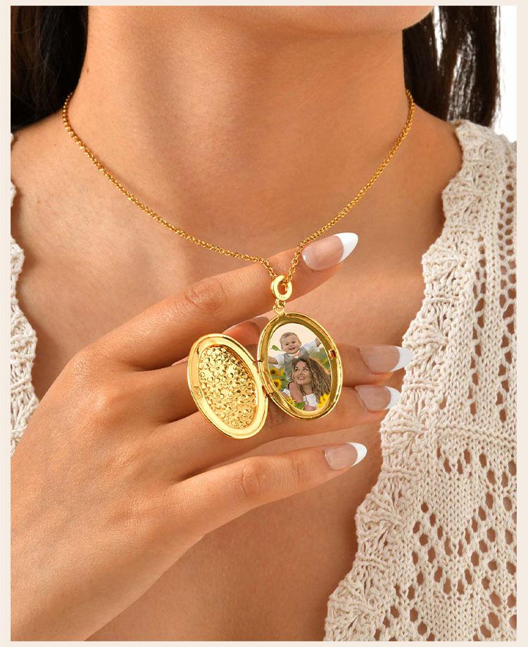 Oval Round Flower Locket Necklace that Holds Pictures Photo Locket Pendant Gifts for Women