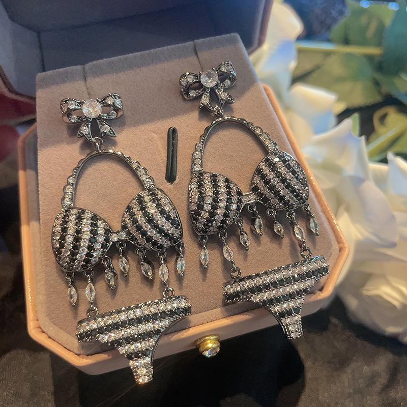 

Трусики бикини Креативные серьги-бабочки Слегка инкрустированные цирконием Персонализированные популярные ювелирные изделия чёрный