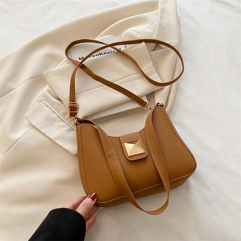 Simple Solid Color Gold Buckle Decoration Women Casual Shoulder Bag For Daily