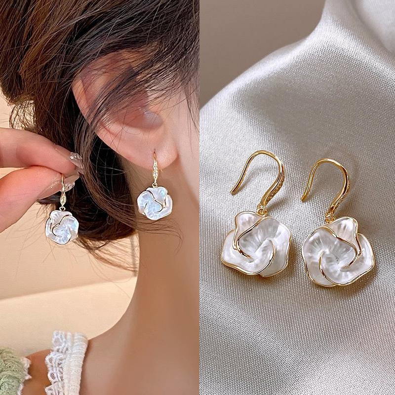 1 para wykwintnych kolczyków sztyftów z kwiatem kamelii dla kobiet dziewcząt unikalny temperament kwiatowe małe kolczyki biżuteria akcesoria prezenty