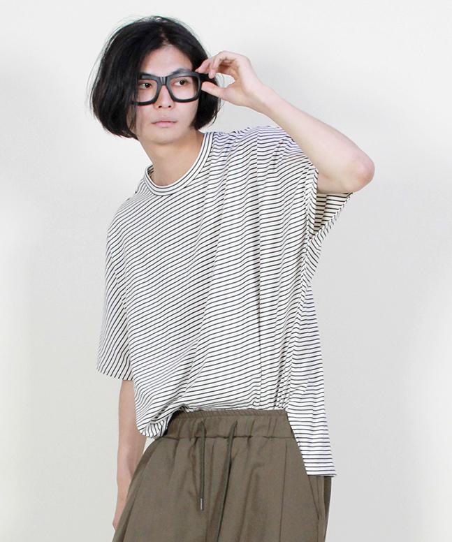 Deumakeu Dolman Sleeve Box Fit T-Shirt Pinstripe Ivory