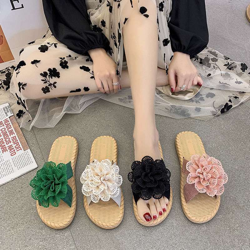 Płaskie, chłodzące kapcie damskie odzież wierzchnia 2025 nowość wiosna i lato koreańska wersja uniwersalne modne klapki z jednym paskiem dla dziewczynki